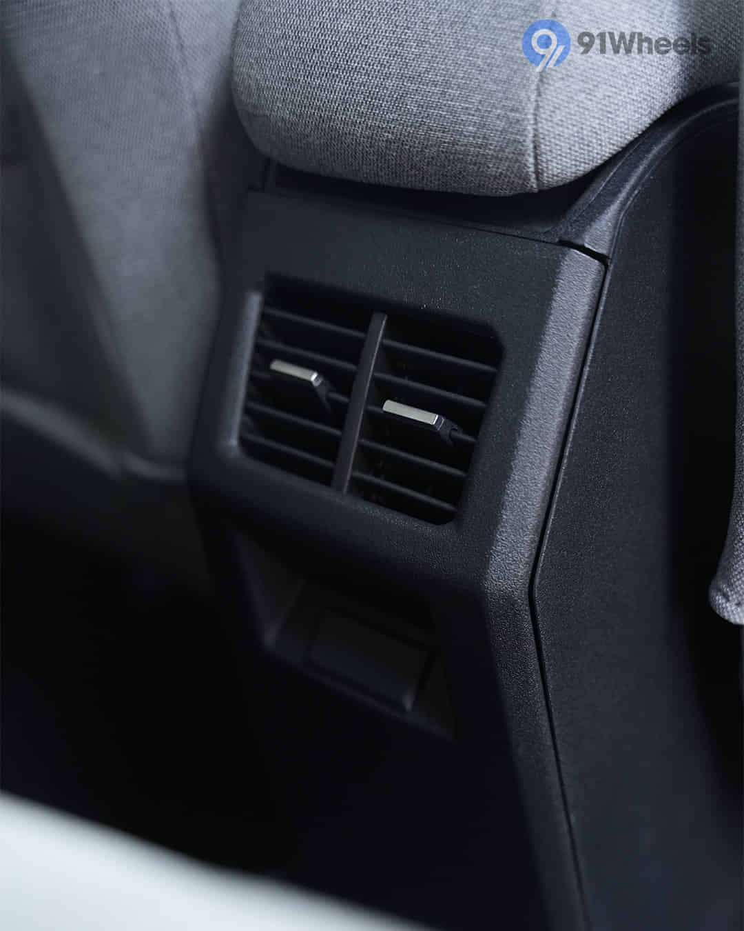 Rear Row Air Vents Rear Row Air Vents