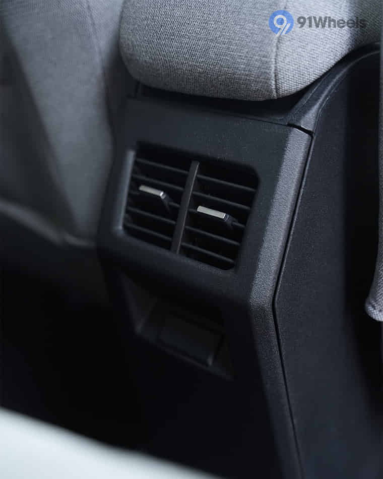 Seats & Cabin Comfort - 3 Seats & Cabin Comfort - 3