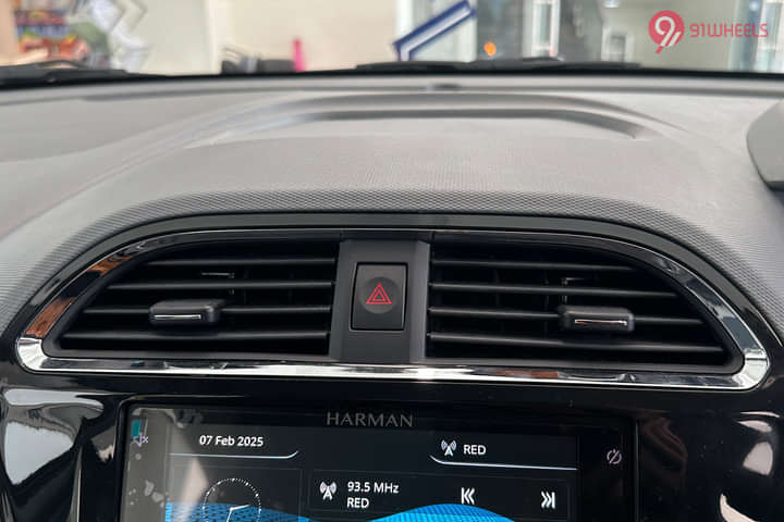 Tata Tiago CNG Front Centre Air Vents