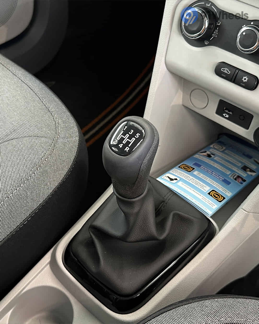 Gear Shifter / Gear Shifter Stalk Gear Shifter / Gear Shifter Stalk