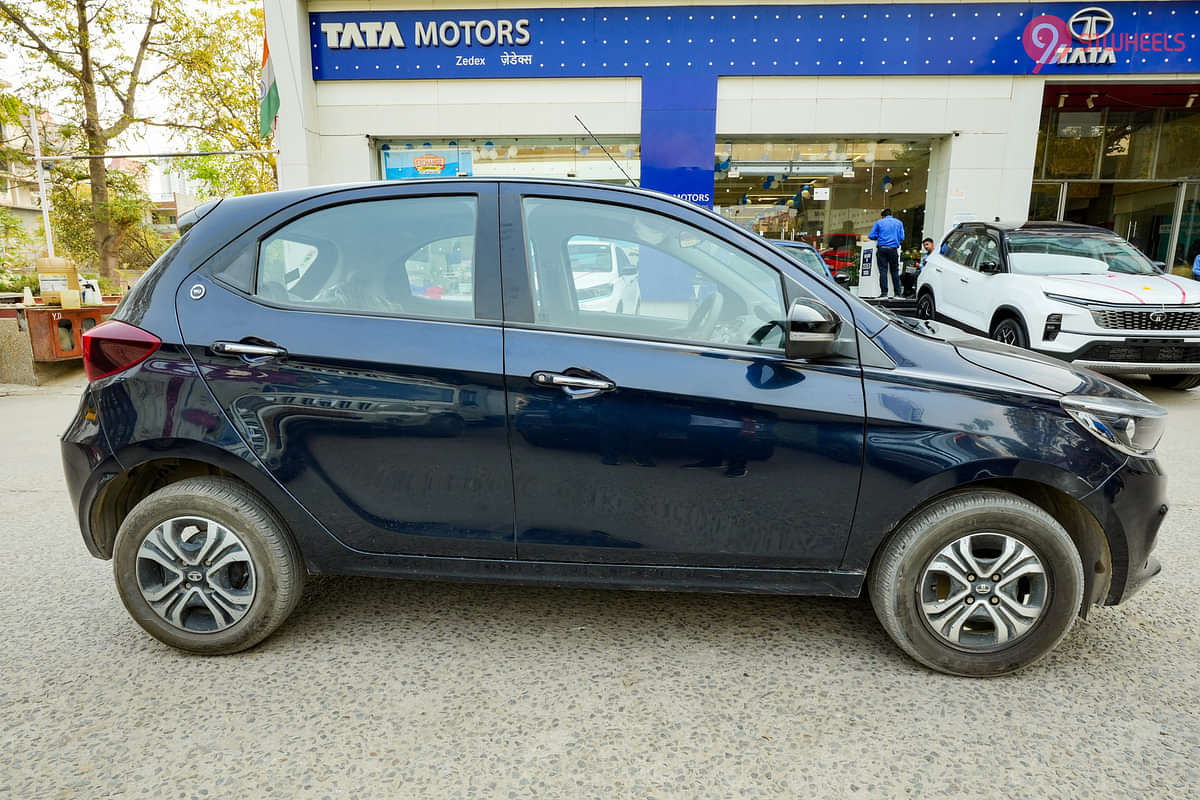 Tata Tiago CNG Right Side View