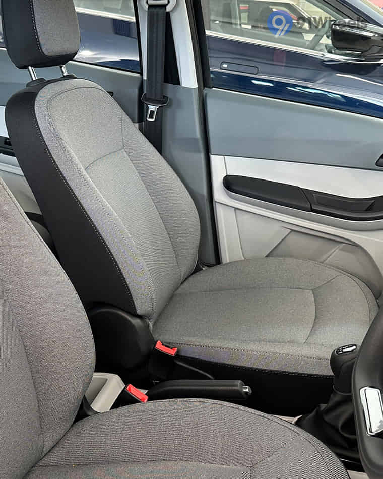 Seats & Cabin Comfort - 1 Seats & Cabin Comfort - 1