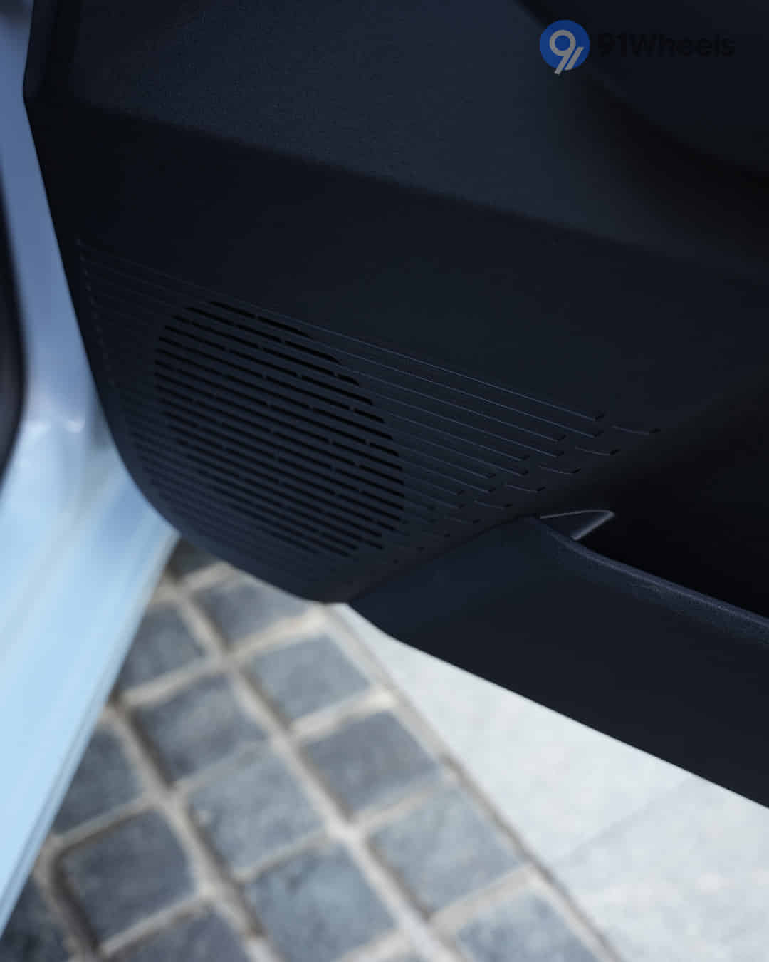 Front Speakers Front Speakers