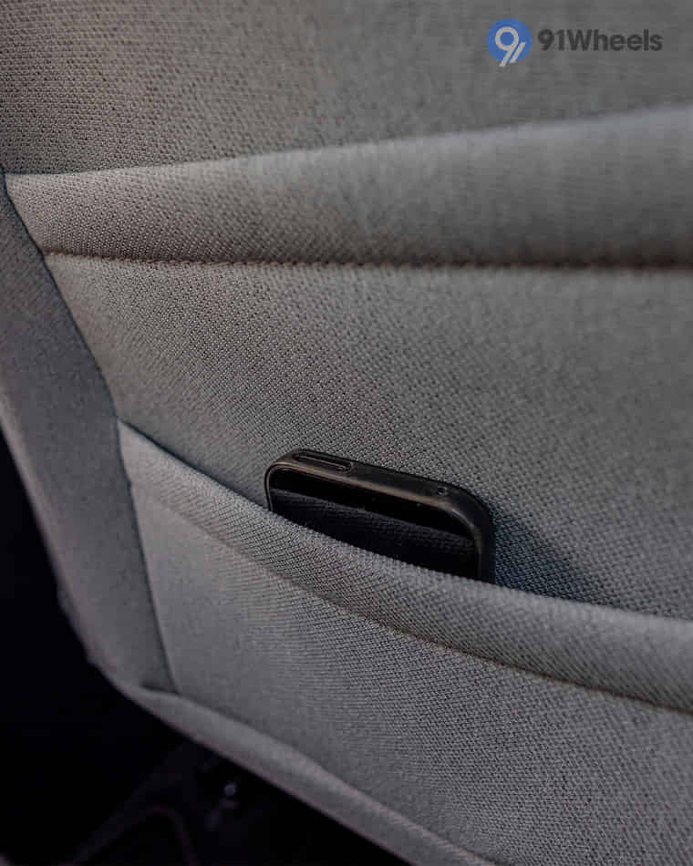 Seats & Cabin Comfort - 4 Seats & Cabin Comfort - 4