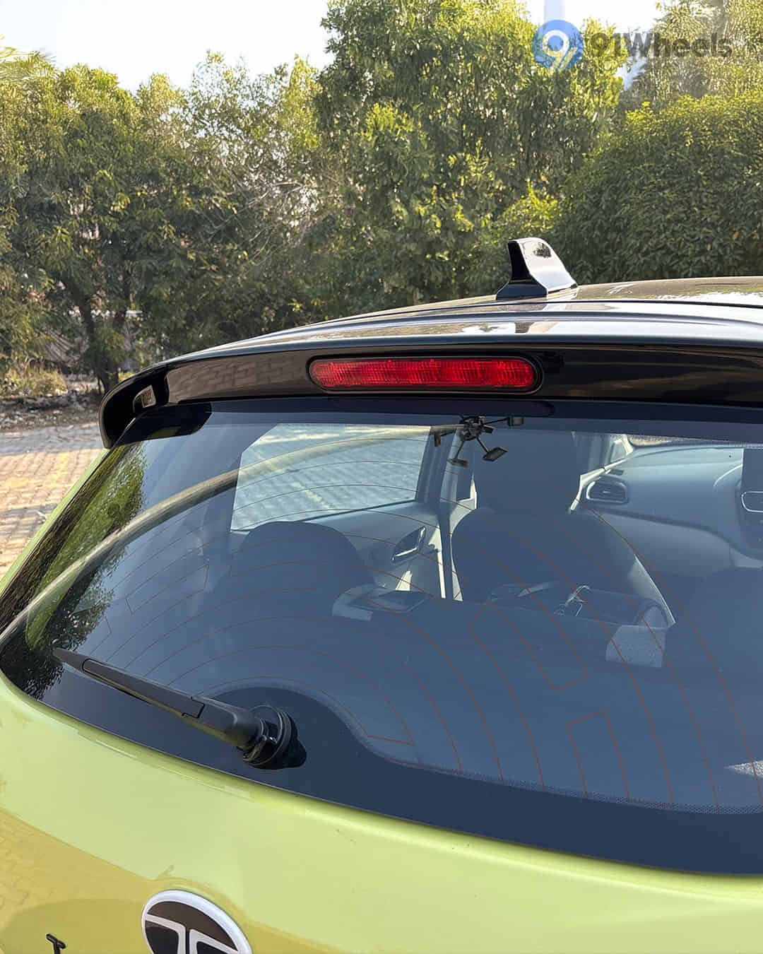 Rear Windshield / Windscreen