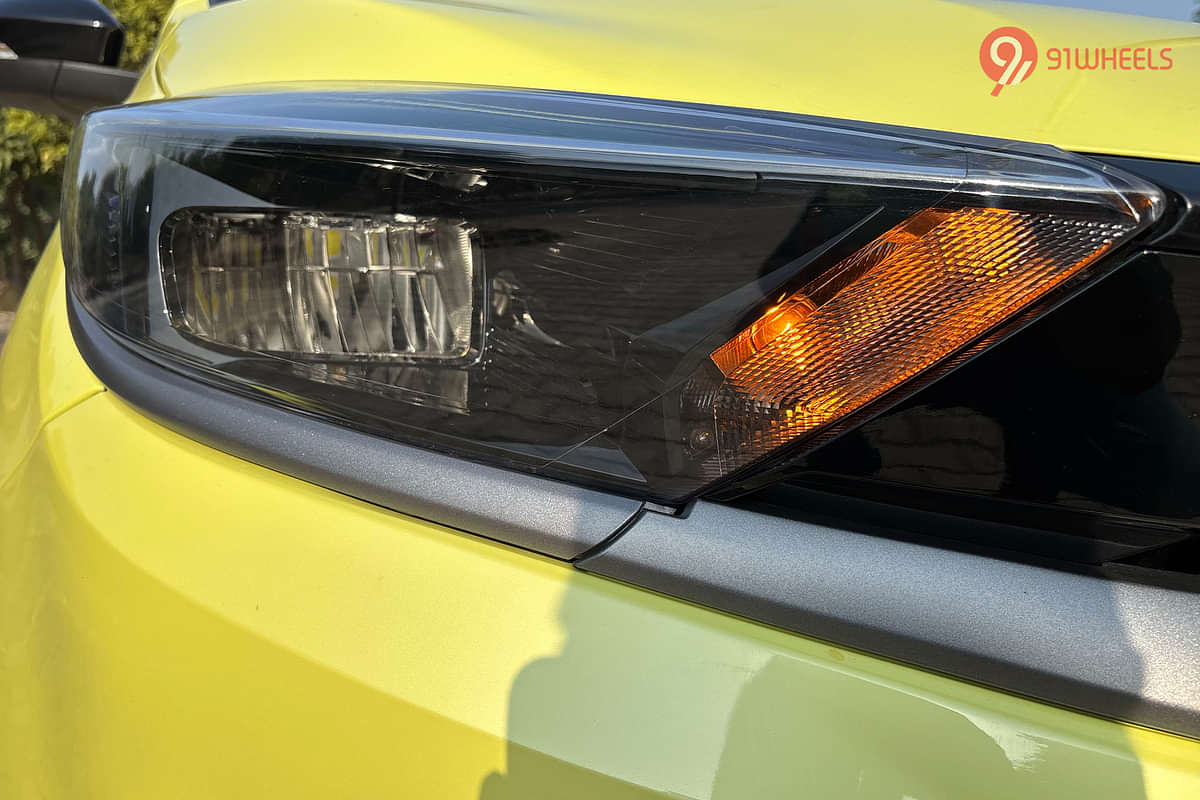 Tata Tiago EV Blinker