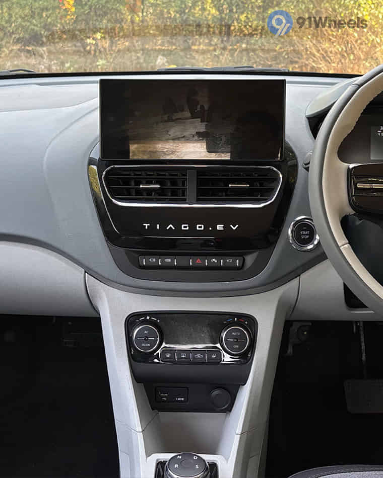 Dashboard & Front Cabin - 1