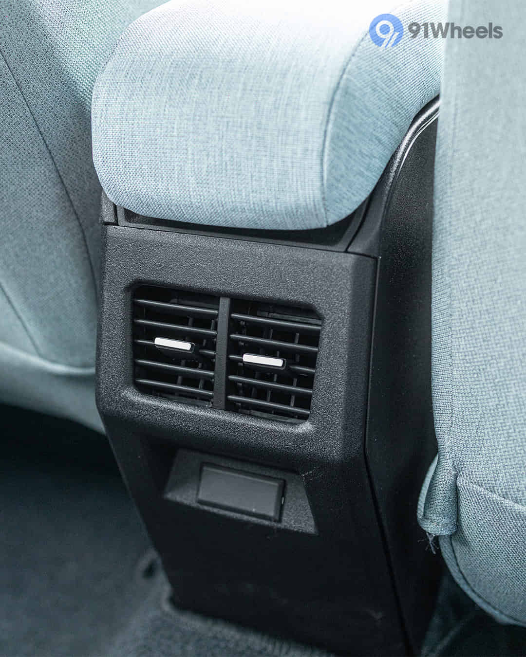 Rear Row Air Vents Rear Row Air Vents