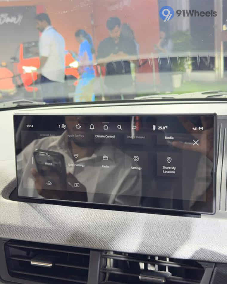 Infotainment & Charging - 1 Infotainment & Charging - 1