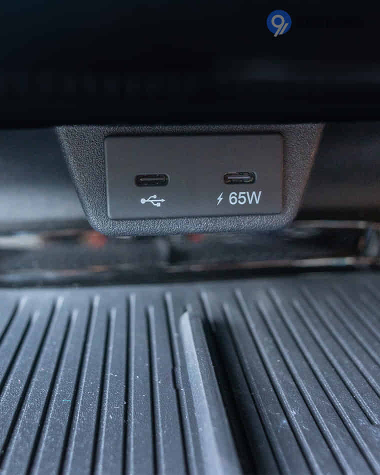 Infotainment & Charging - 2