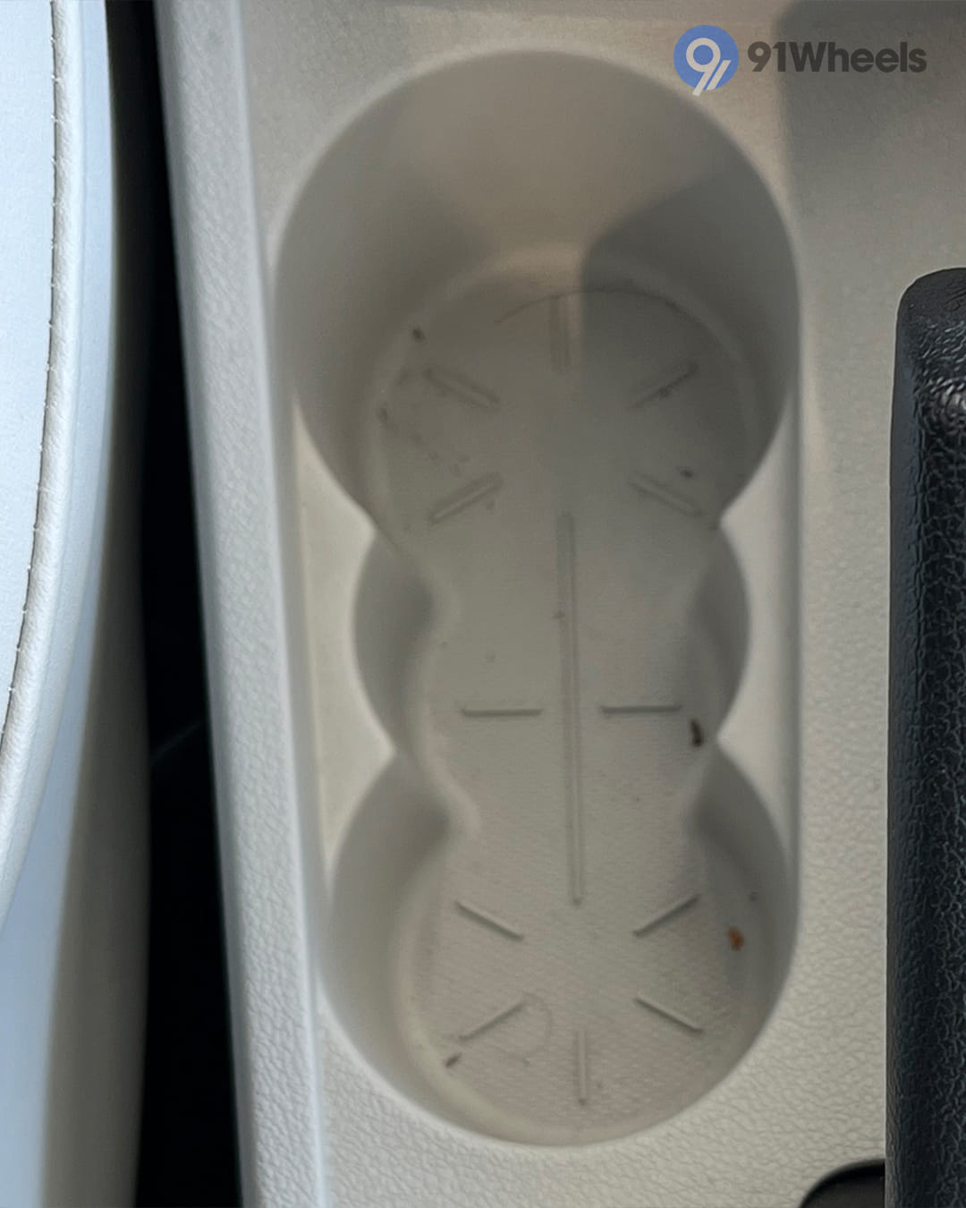 Dashboard & Front Cabin - 3