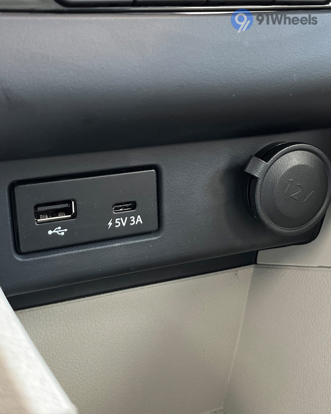 Dashboard & Front Cabin - 2