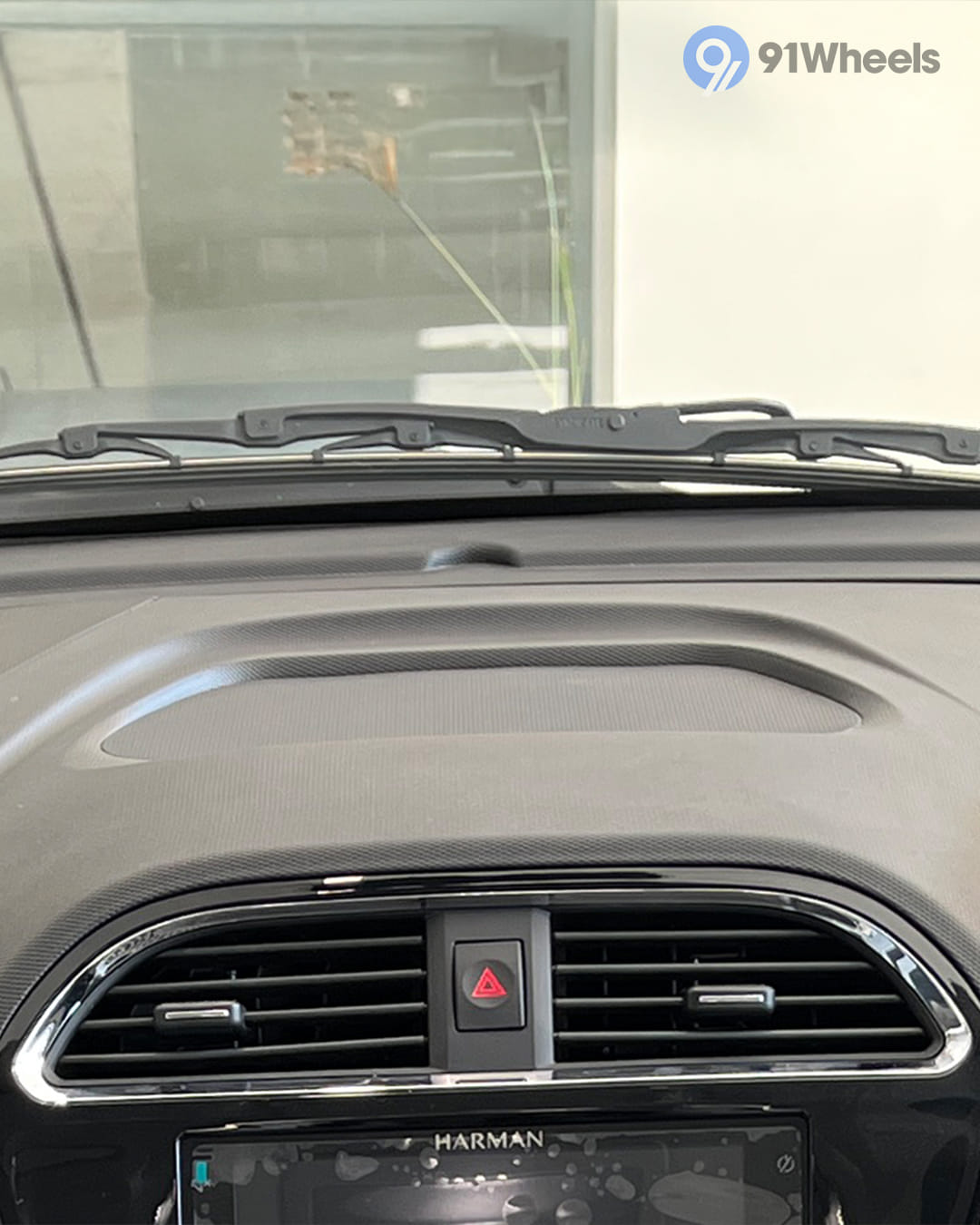 Dashboard & Front Cabin - 1