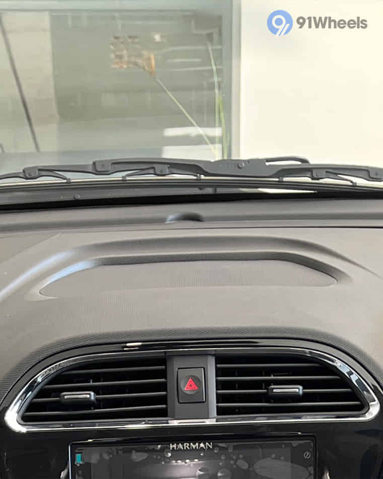 Dashboard & Front Cabin - 1