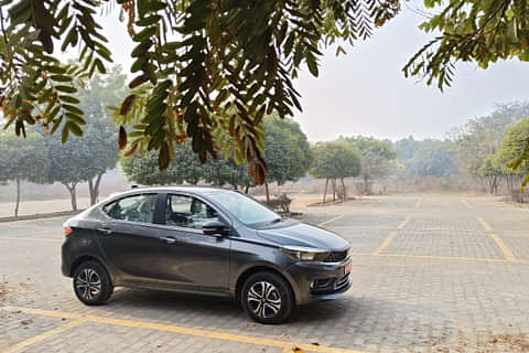 Tata Tigor CNG XZ Plus DT Leatherette Pack CNG Right Side View