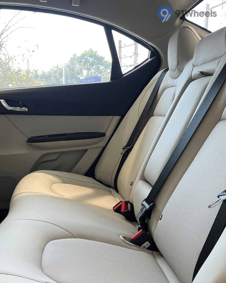 Seats & Cabin Comfort - 2