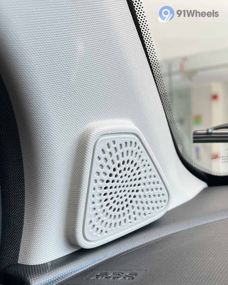 Infotainment & Charging - 1