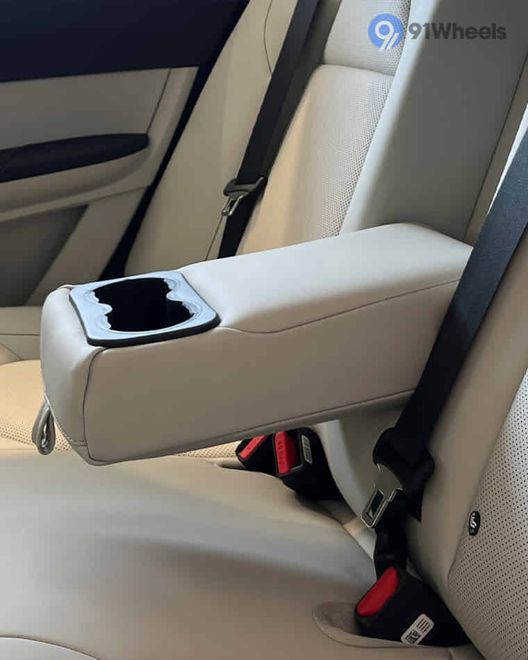 Seats & Cabin Comfort - 4