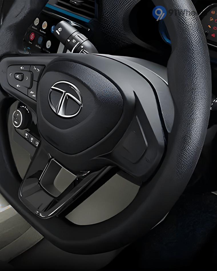 Dashboard & Front Cabin - 1 Dashboard & Front Cabin - 1