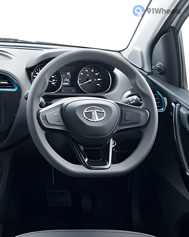 Dashboard & Front Cabin - 1 Dashboard & Front Cabin - 1