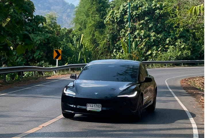 Tesla Model 3 Left Front Three Quarter