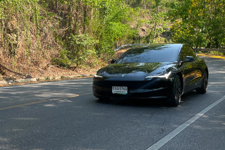 Tesla Model 3 Left Front Three Quarter