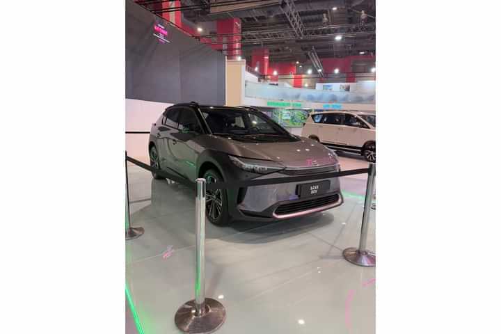 Toyota bZ4X Right Front Three Quarter Toyota bZ4X Right Front Three Quarter