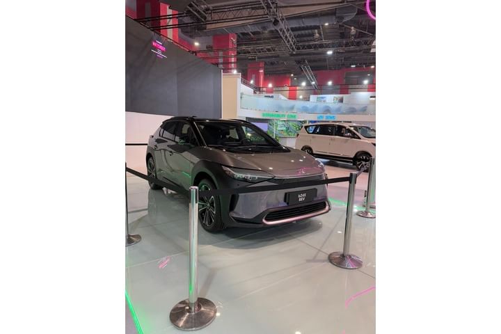 Toyota bZ4X Front Windshield/Windscreen
