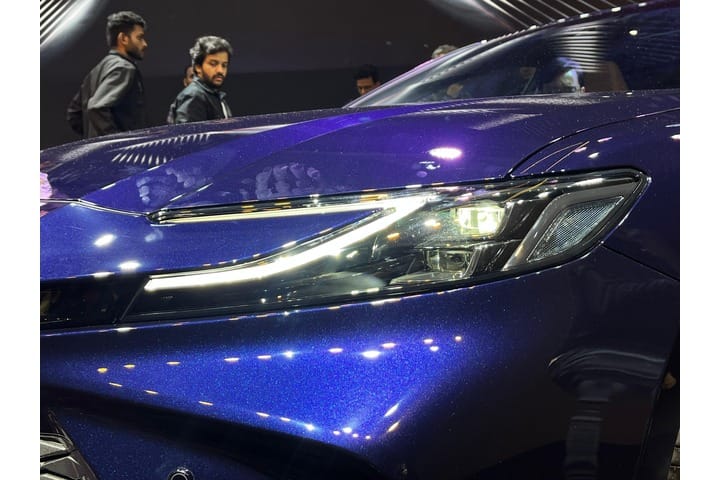 Toyota Camry Headlight