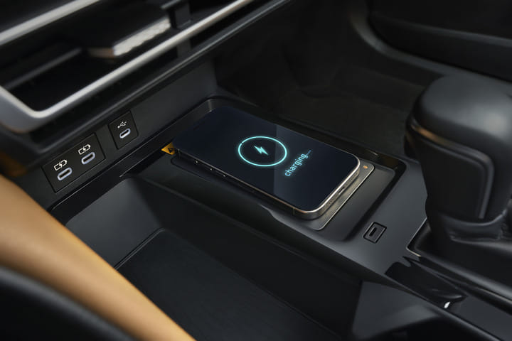 Toyota Camry USB Port/Power Socket/Wireless Charging