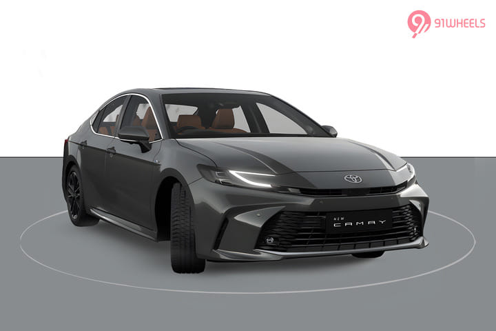 Toyota Camry Right Front Three Quarter