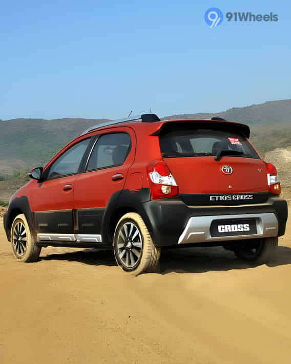 Etios Cross 2012 - 2020 Left Rear Three Quarter