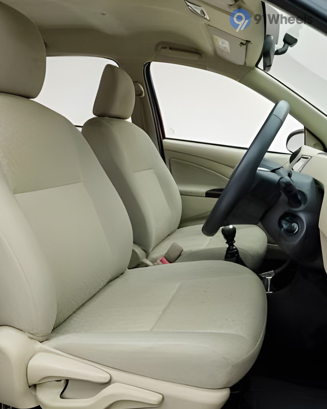 Etios Cross 2012 - 2020 Front Row Seats