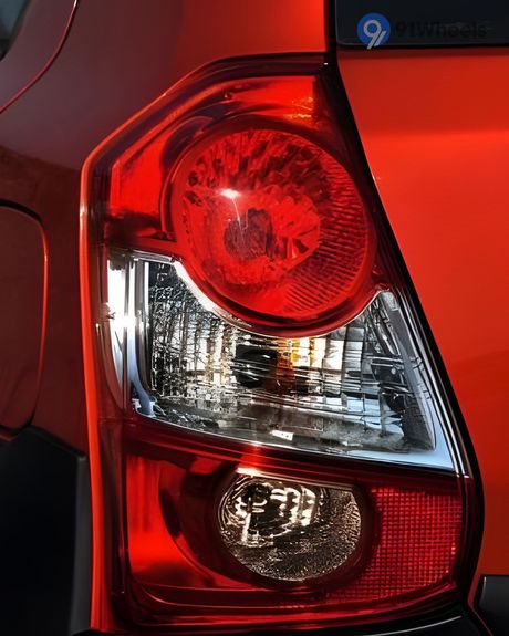 Etios Cross 2012 - 2020 Tail Light / Tail Lamp