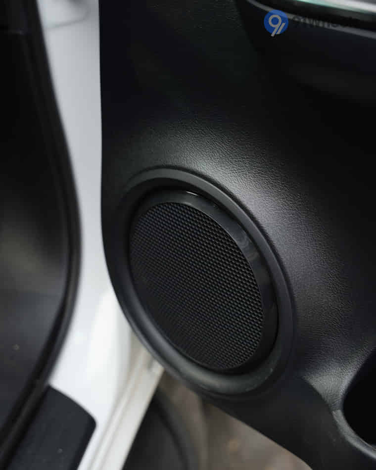 Infotainment & Charging - 2