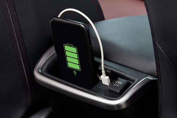 Toyota Fortuner Legender USB Port/Power Socket/Wireless Charging