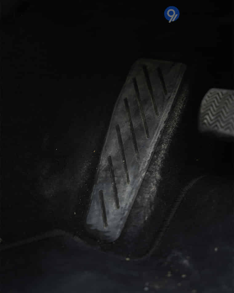 Driver Controls - 10