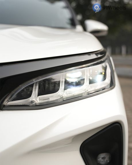 Fortuner Legender Headlight