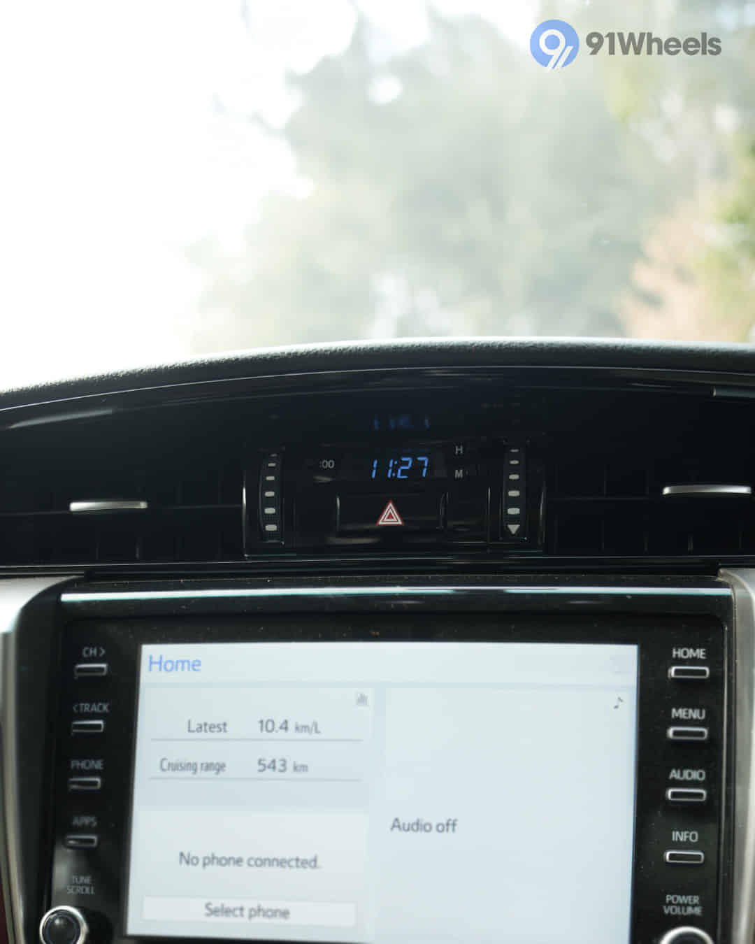 Front Centre Air Vents