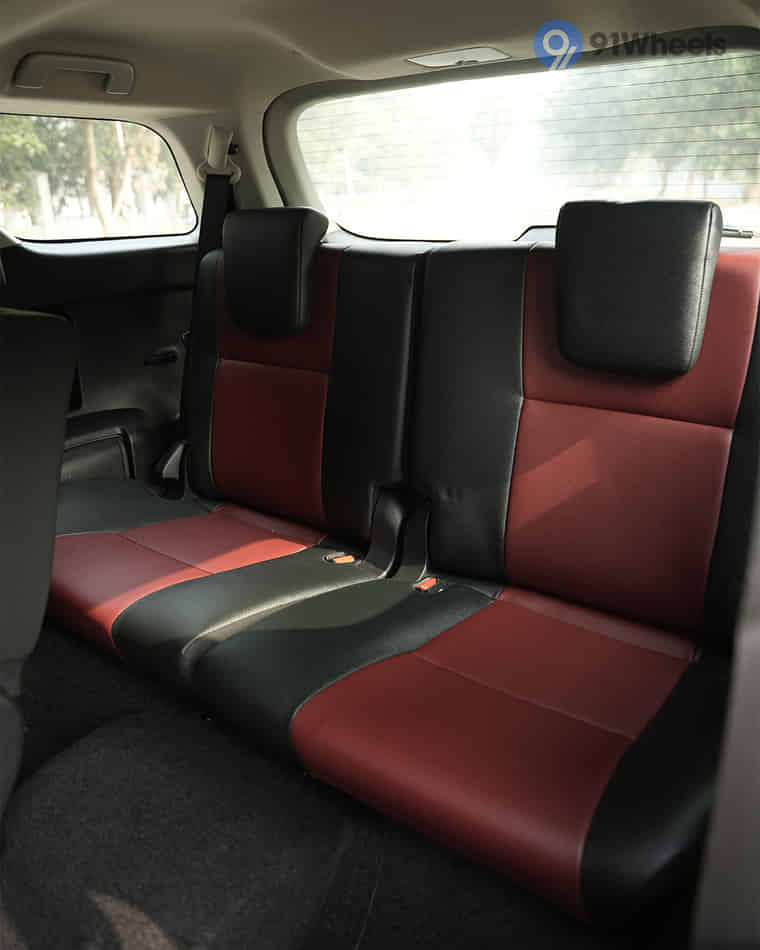 Seats & Cabin Comfort - 4