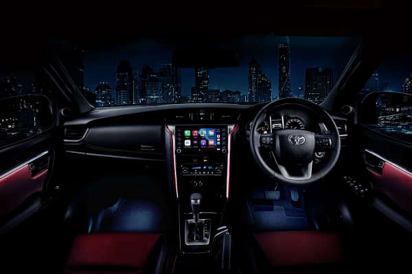 Toyota Fortuner Legender Dashboard