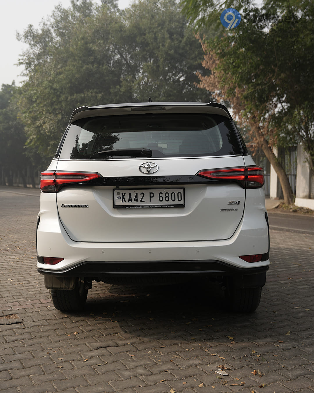 Toyota Fortuner Legender image