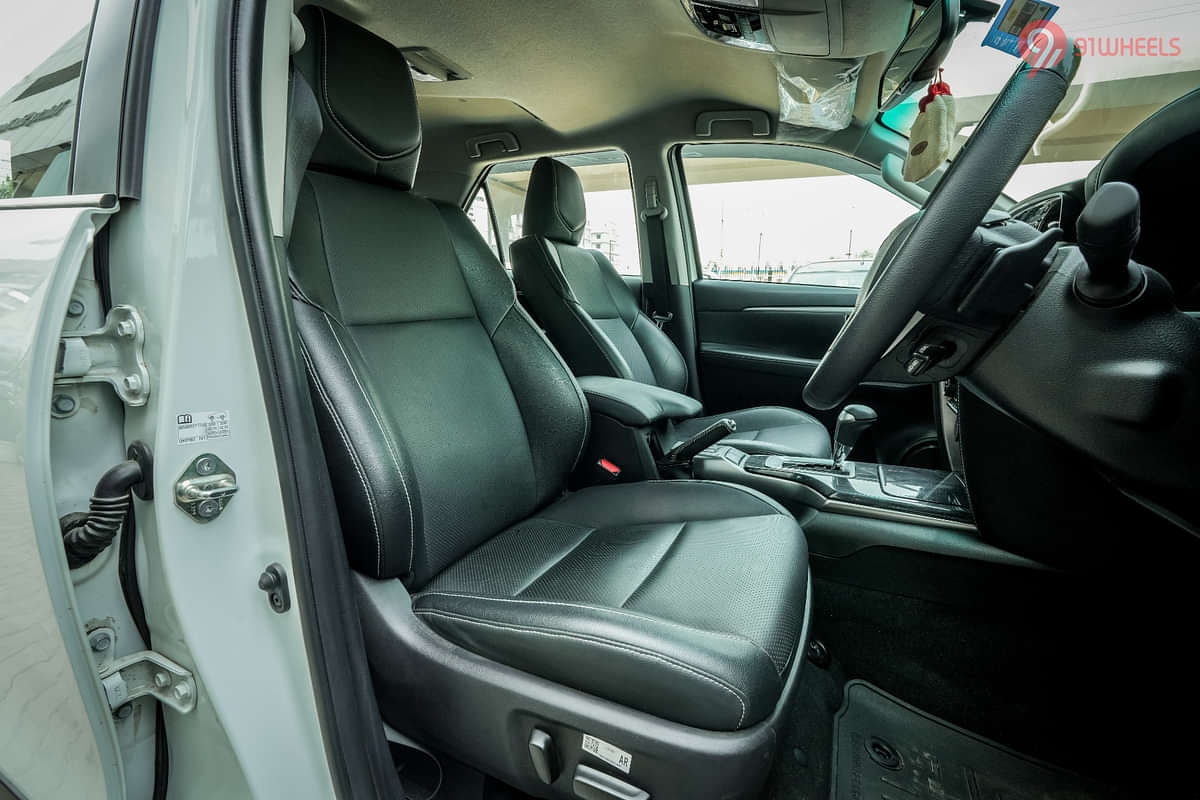 Toyota Fortuner Front Row Seats