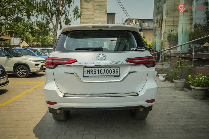 Toyota Fortuner Rear View Toyota Fortuner Rear View