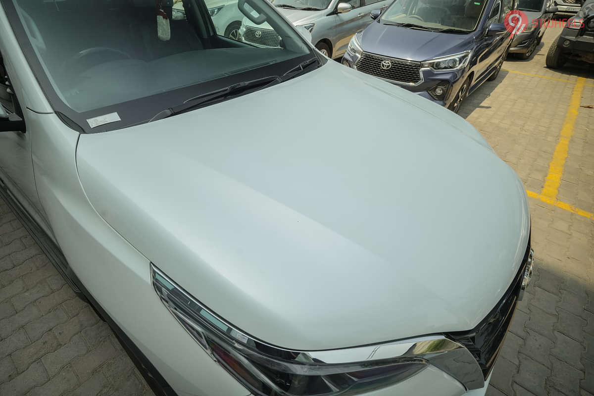 Toyota Fortuner Closed Hood/Bonnet