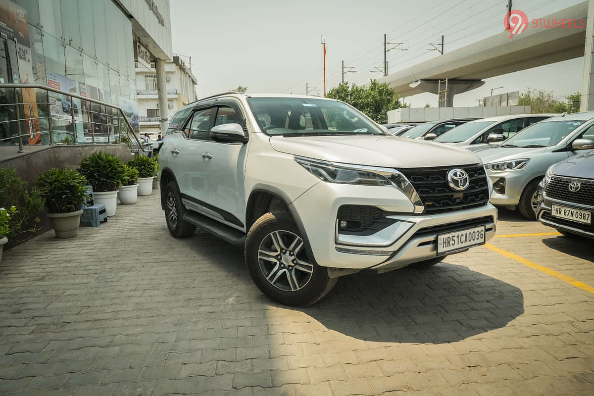 Toyota Fortuner Right Front Three Quarter