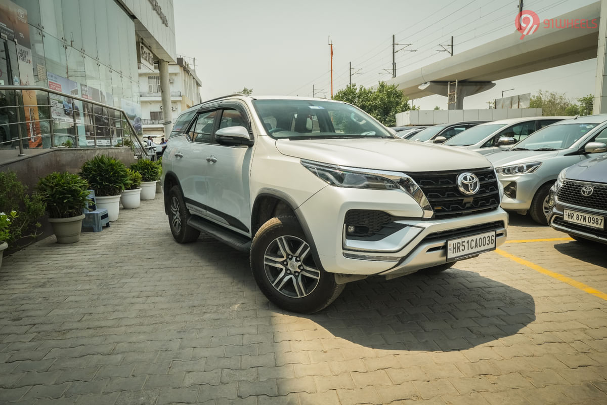 Toyota Fortuner Right Front Three Quarter