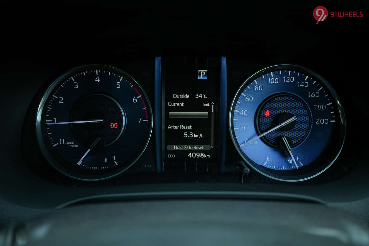 Toyota Fortuner Head-Up Display (HUD)