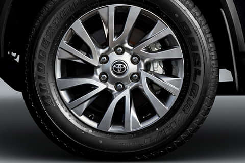Toyota Fortuner Wheel Image