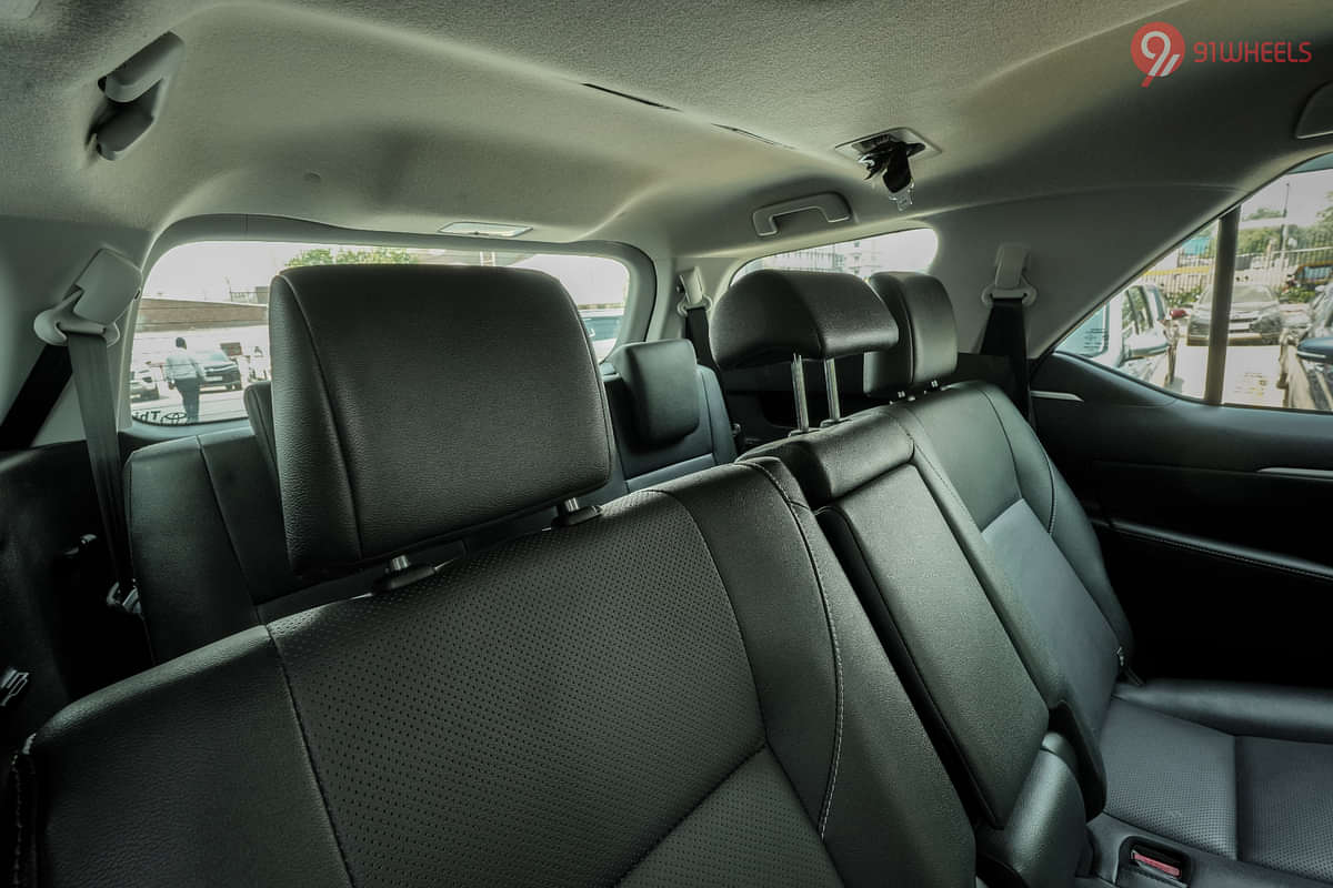 Toyota Fortuner Rear Headrests